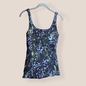 Lululemon Dancing Warrior Iris Flower Tank size 6